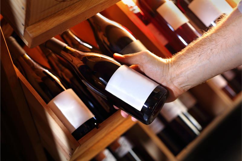 Cocktail avec bouteille Martini

