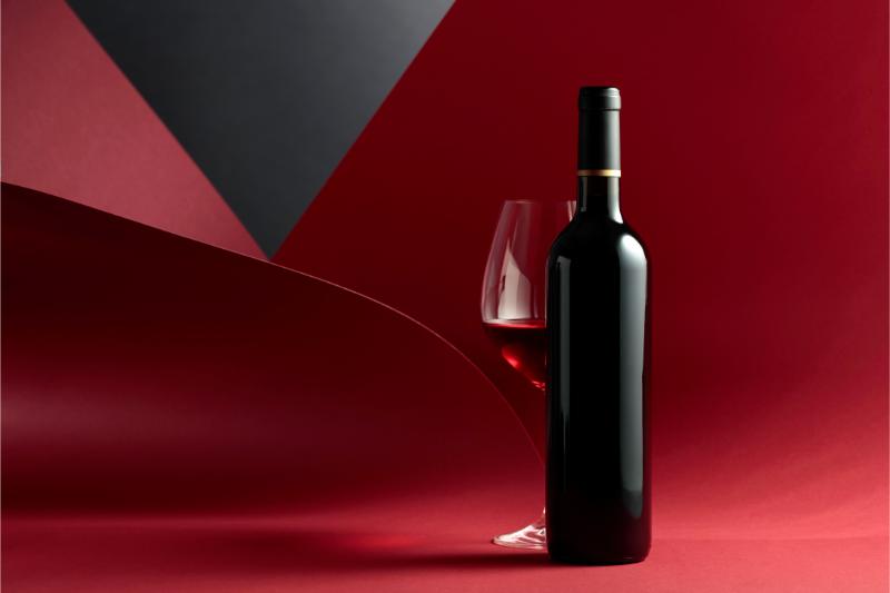 Cocktail avec bouteille Martini

